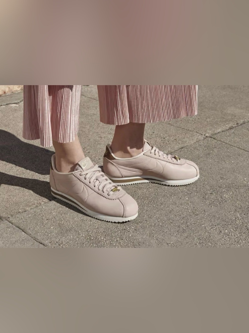 Nike Maria Sharapova x Cortez Retro Sneakers LA
Pink Gold
Women's 8
AR5696-202